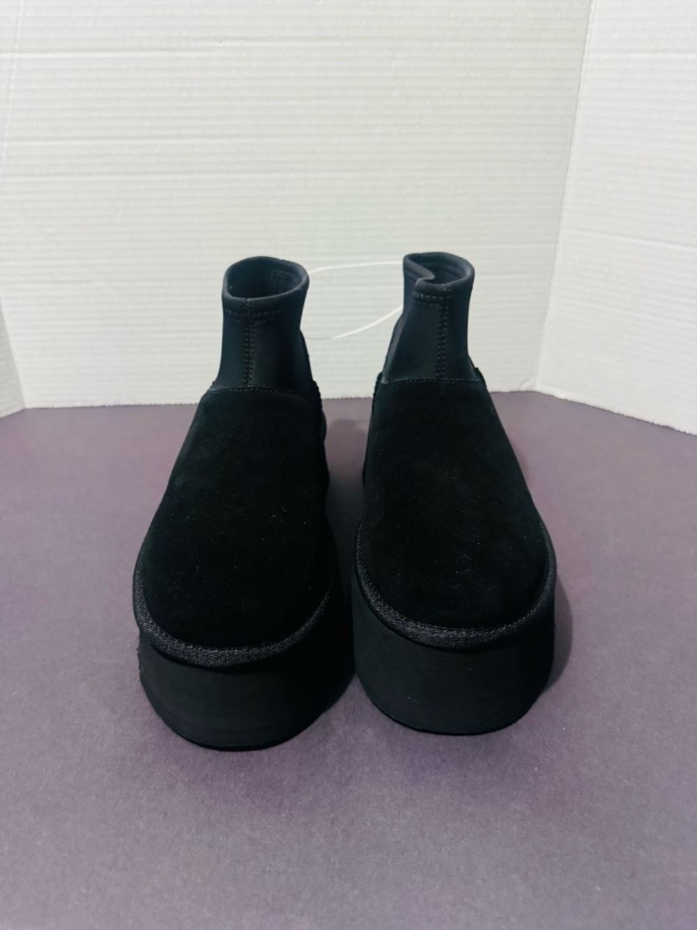 UGG Classic Mini Dipper black size 7 women’s BNWT